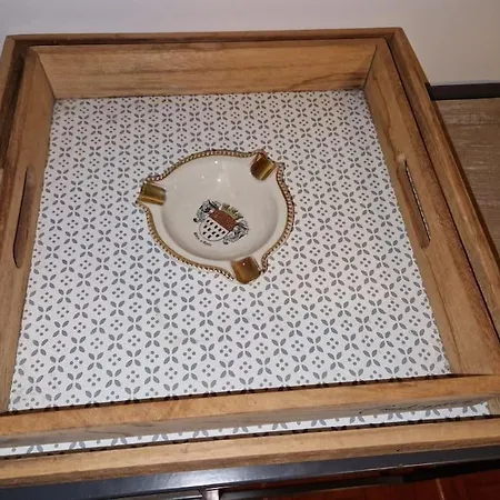 House In Camara De Lobos * Эстрейто-де-Камара-ди-Лобуш