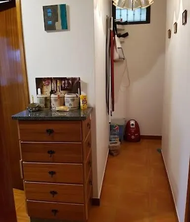 House In Camara De Lobos * Эстрейто-де-Камара-ди-Лобуш